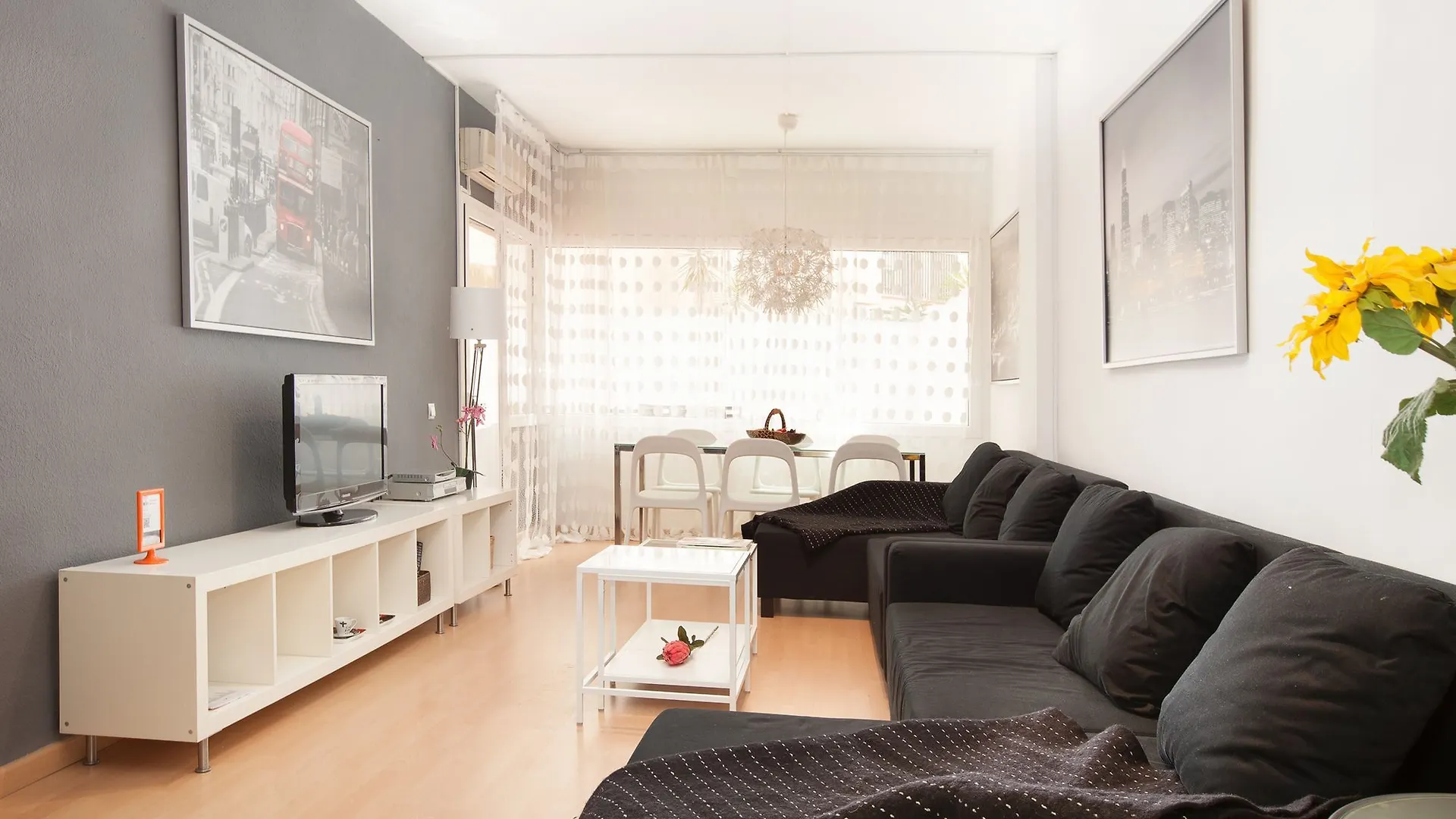 Spanish Siesta Barcelona Apartment