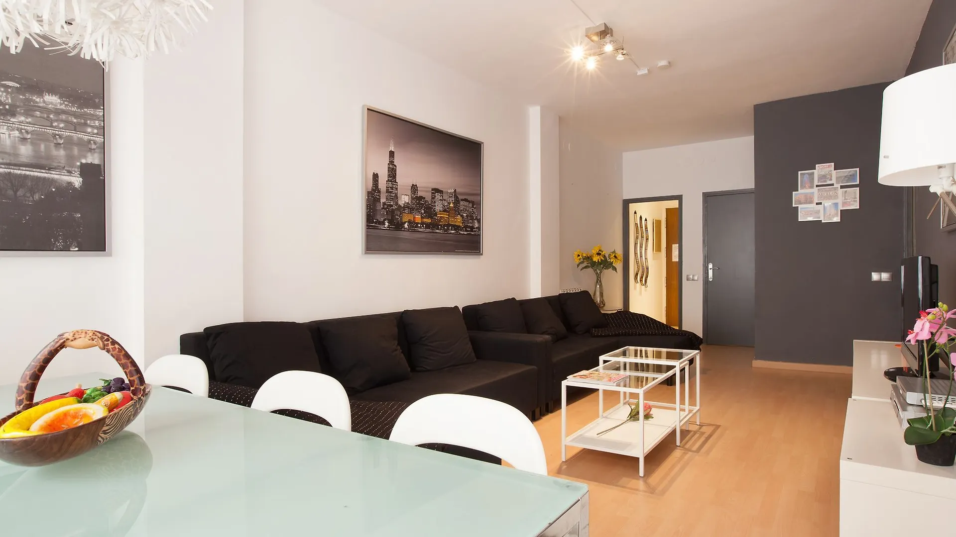 Spanish Siesta Barcelona Apartment